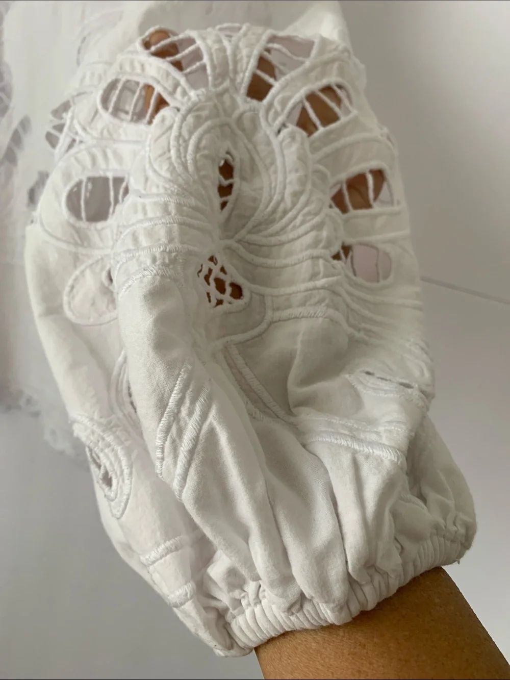 Express Women's White Cotton Lace Cutwork Blouse Puff Long Sleeve Top Size M - Picture 7 of 10